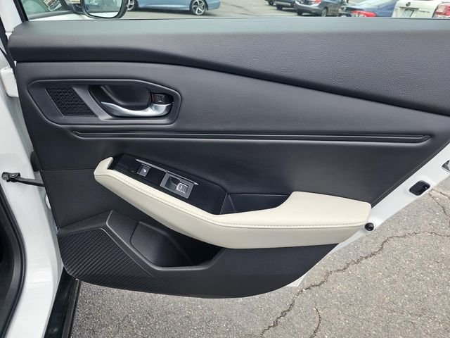 Used 2023 White Honda Touring image 10