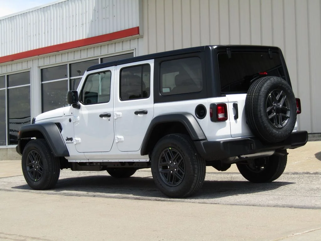 New 2026 Bright White Clearcoat Jeep Sport RHD image 10