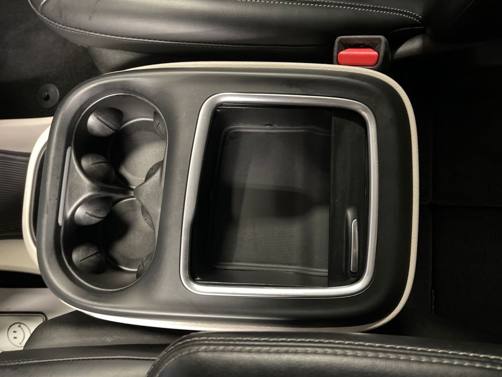 Used 2023 Black Chrysler Touring L image 27