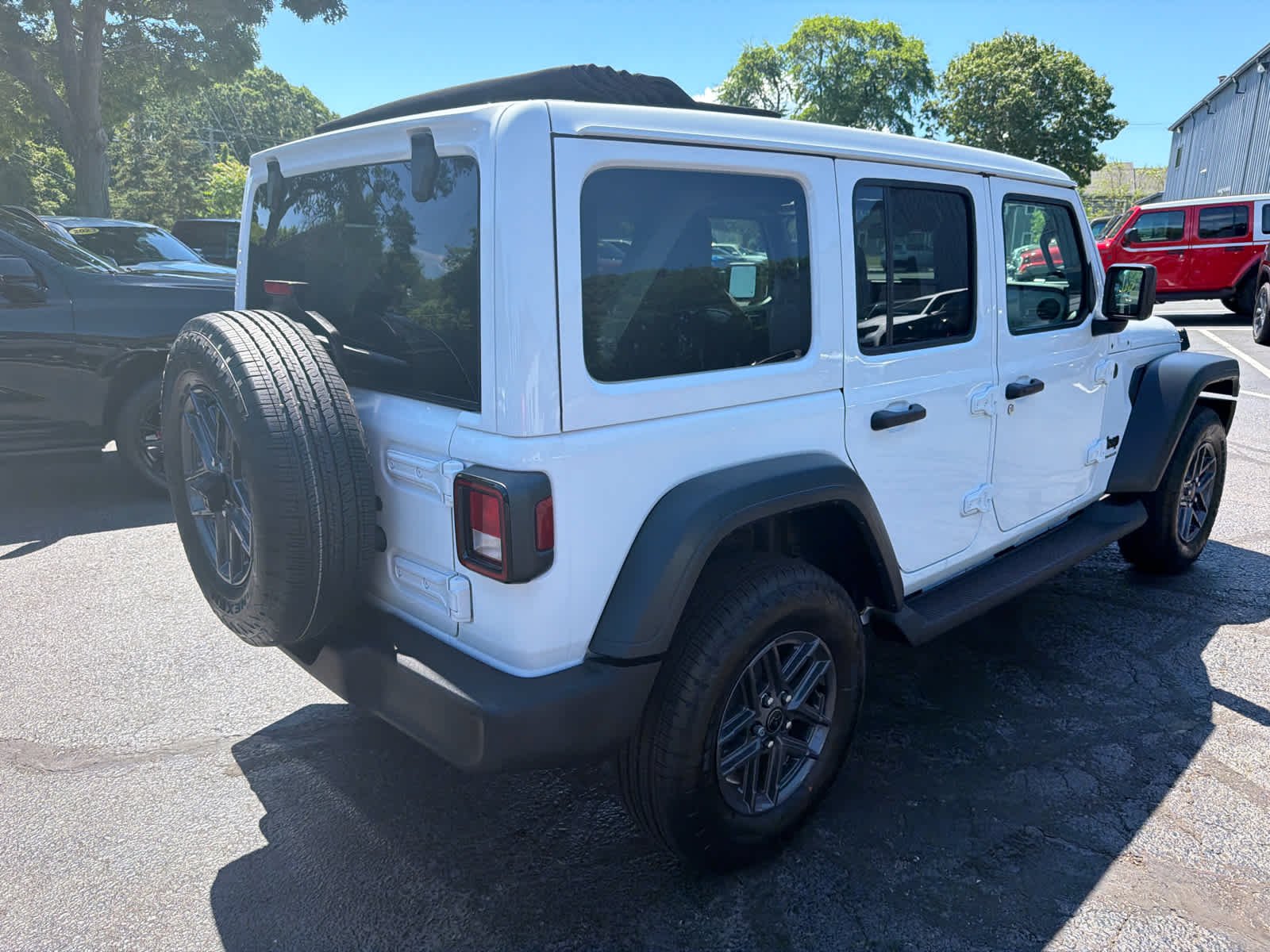 New 2026 Bright White Clear-Coat Exterior Paint Jeep Sport S image 8