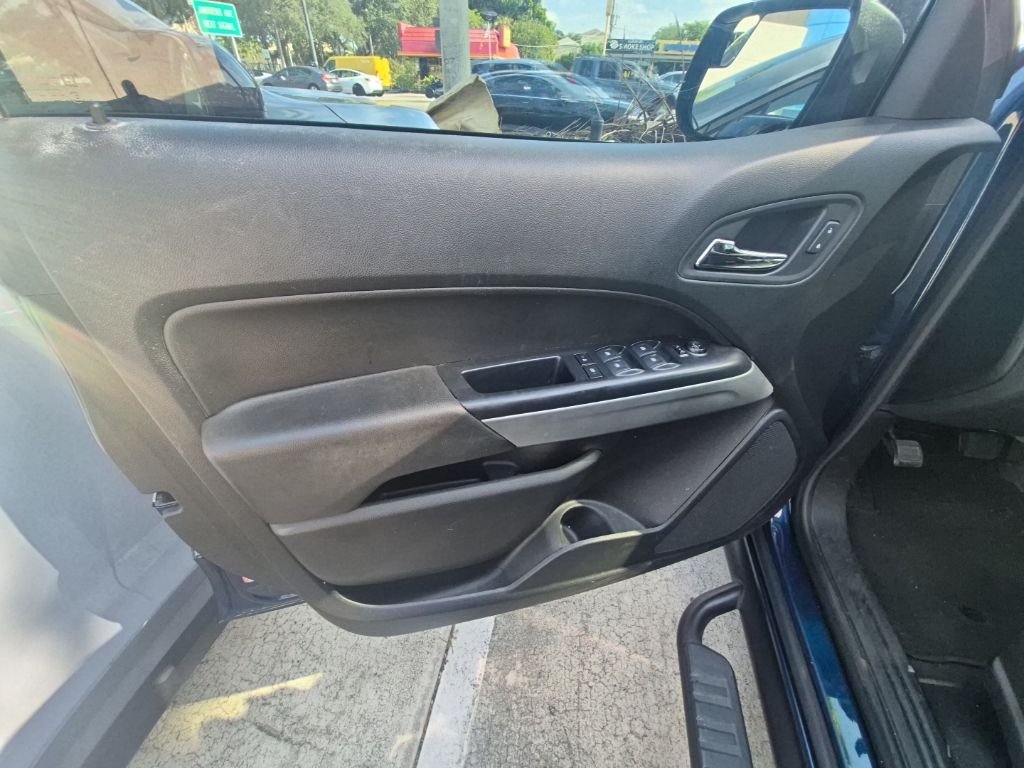 Used 2020 Blue Chevrolet LT image 8