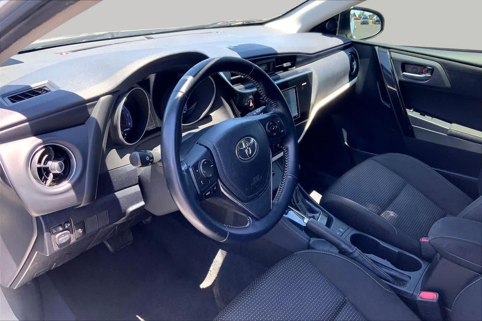 Used 2018 Classic Silver Metallic Toyota  image 18