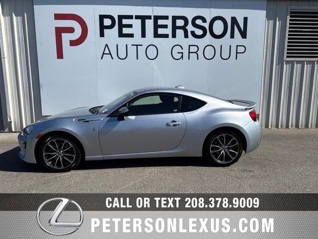 Used 2018 Gray Toyota Base image 6
