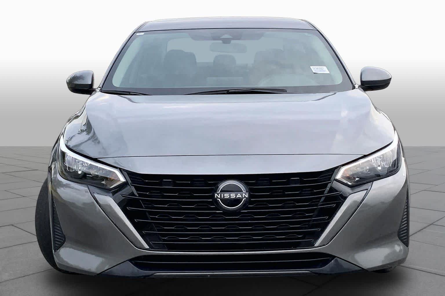 Used 2025 Gun Metallic Nissan SV image 4