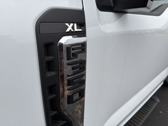 2026 Ford F-350 Super Duty XL - Photo 9