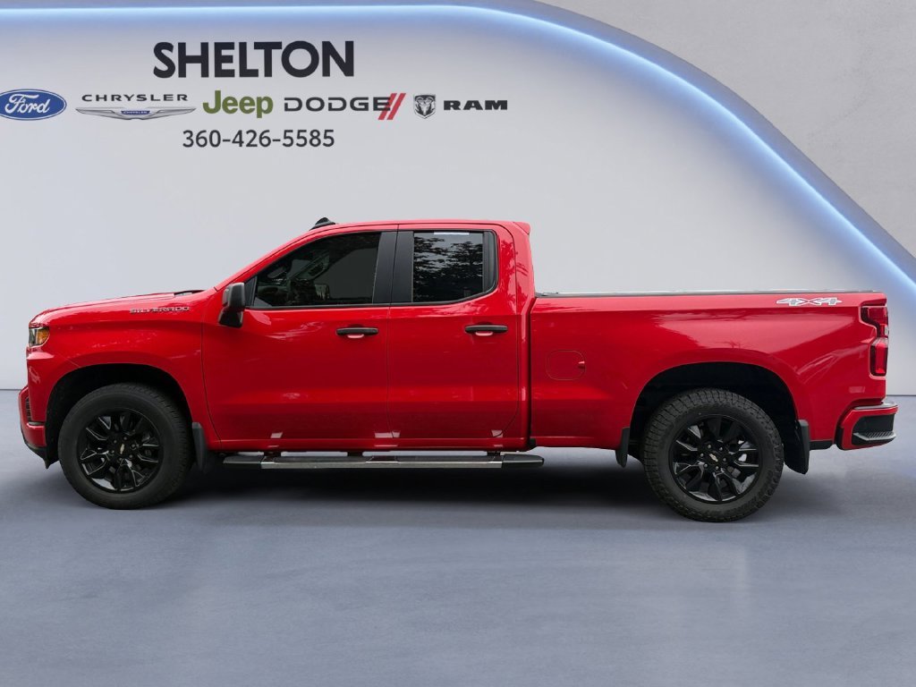 Used 2022 Red Chevrolet Custom image 3