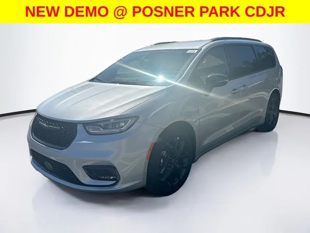 New 2026 Silver Mist Clear-Coat Exterior Paint Chrysler  image 1