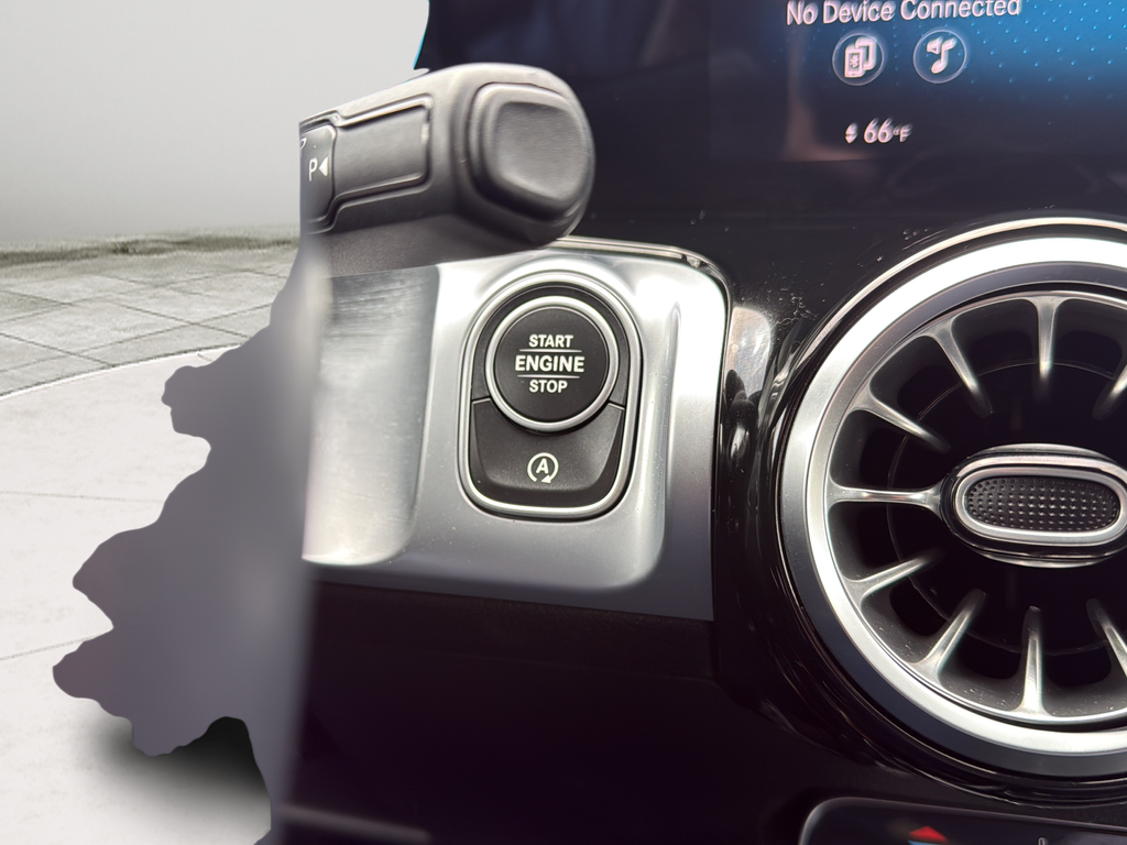 Used 2022  Mercedes-Benz GLB 250 image 13