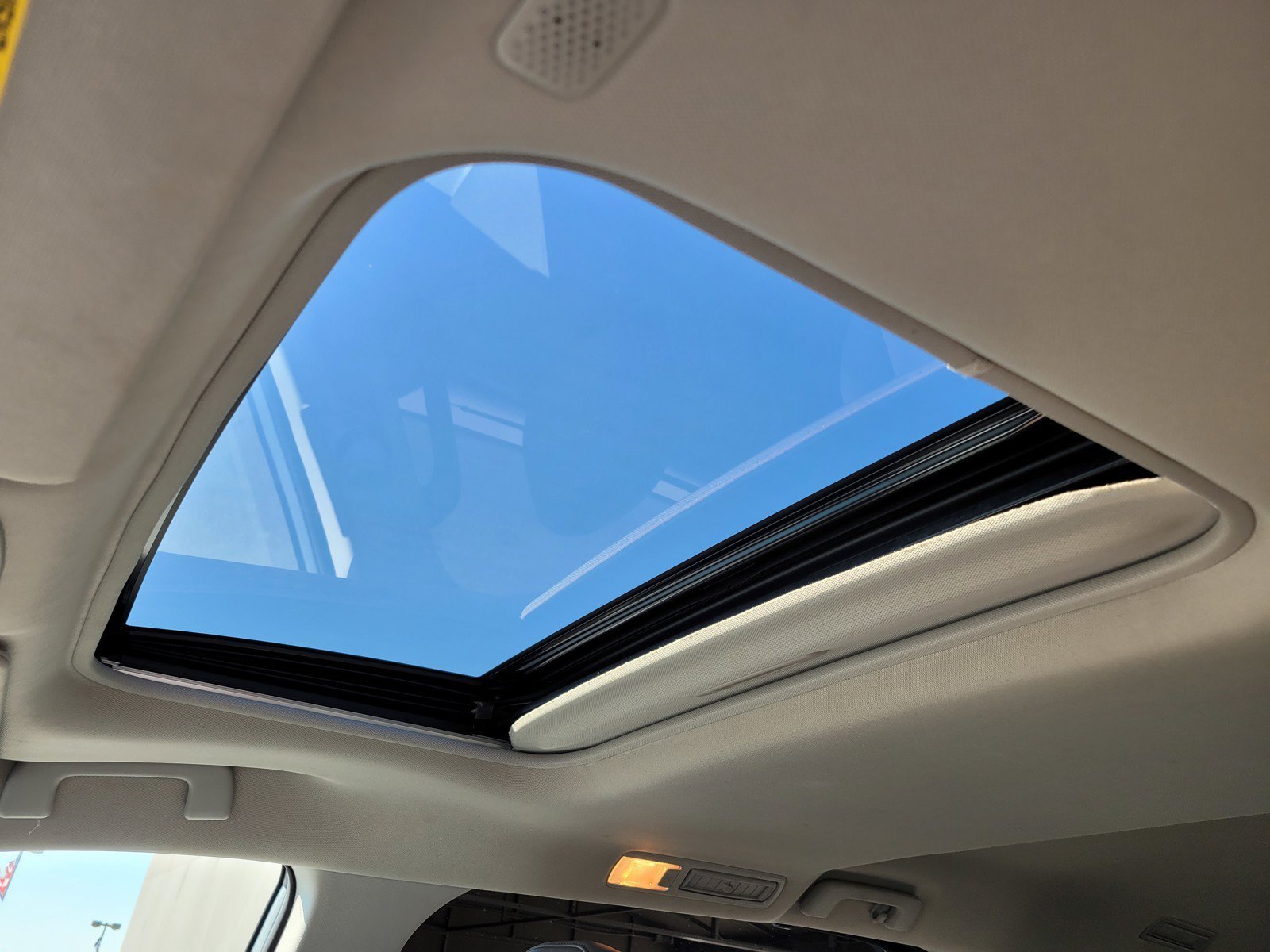 Used 2022 Silver Toyota XLE image 18