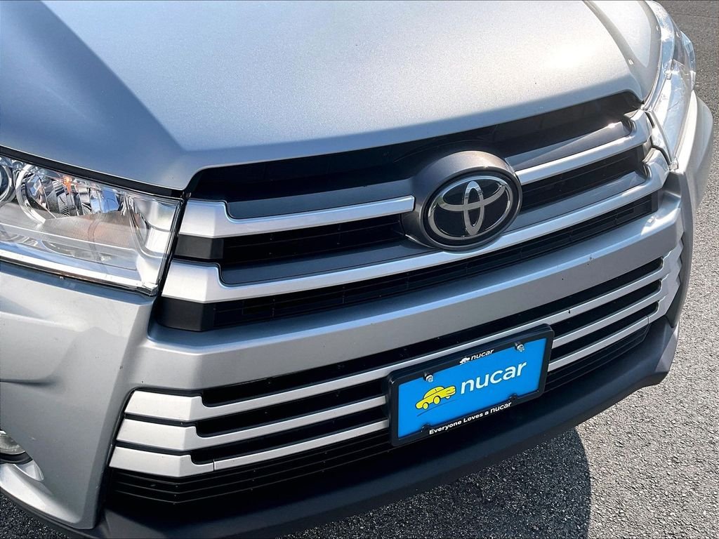 Used 2019 Celestial Silver Metallic Toyota XLE image 31