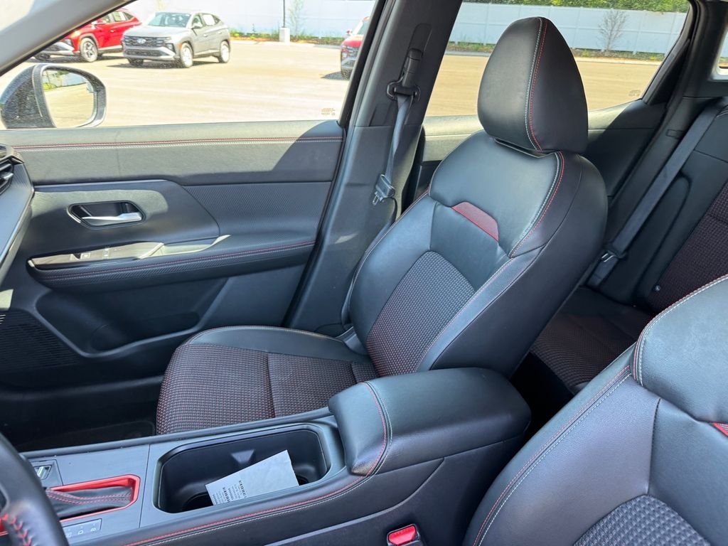Used 2025 Black Nissan SR image 10