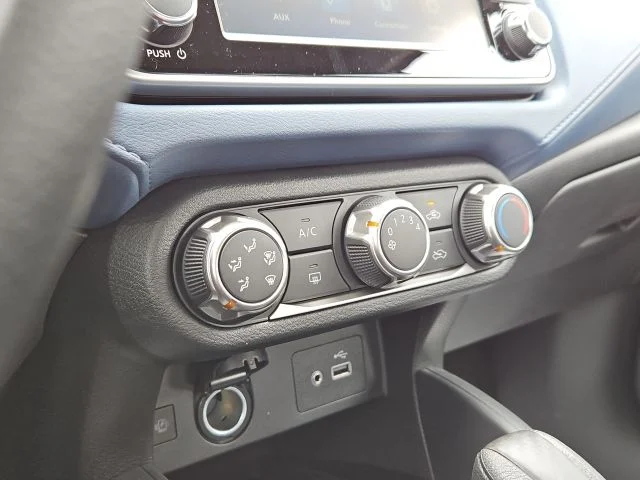 2025 Nissan Versa Sedan SV - Photo 37