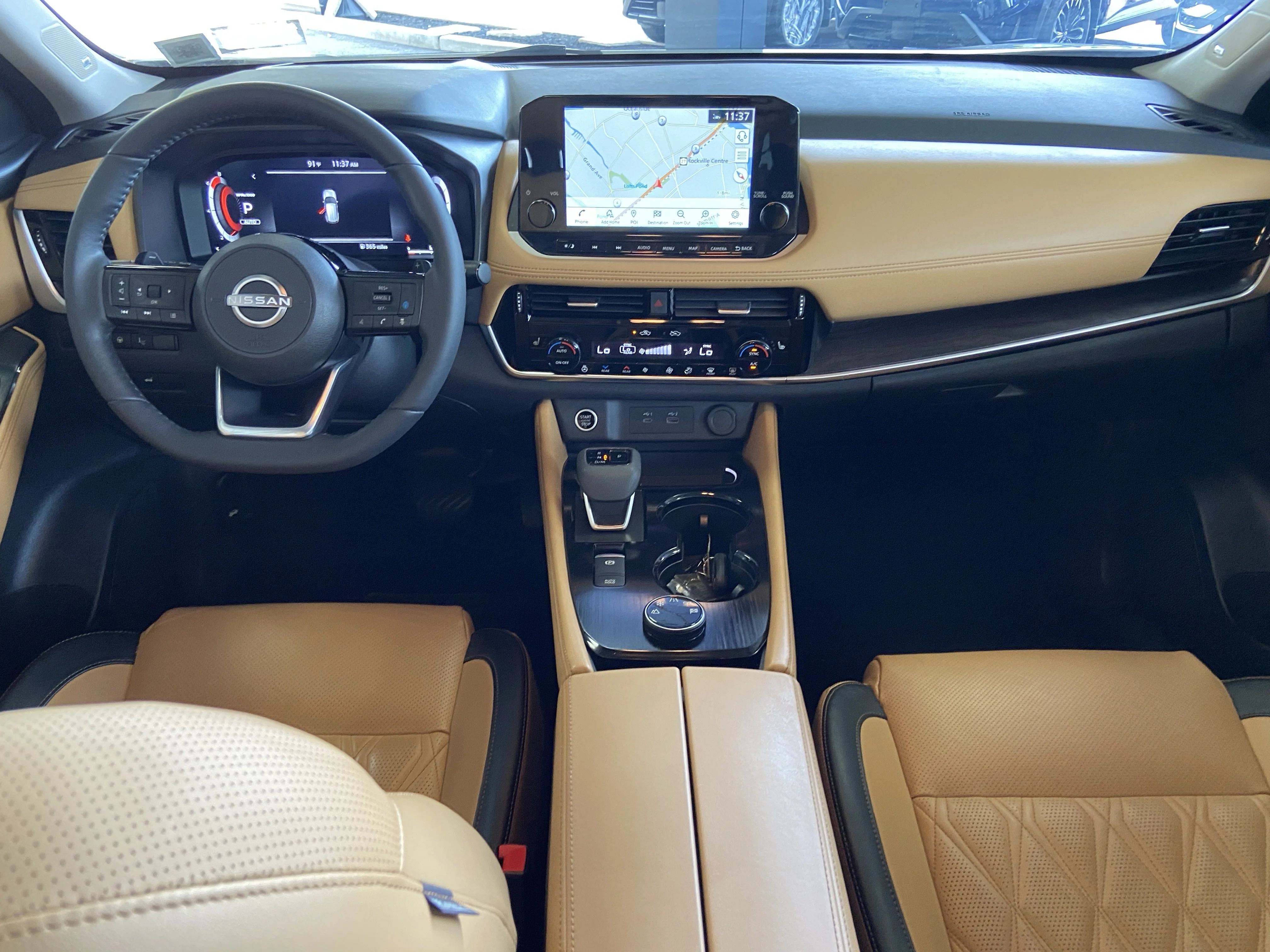 Used 2022 Pearl White Tricoat Nissan  image 17