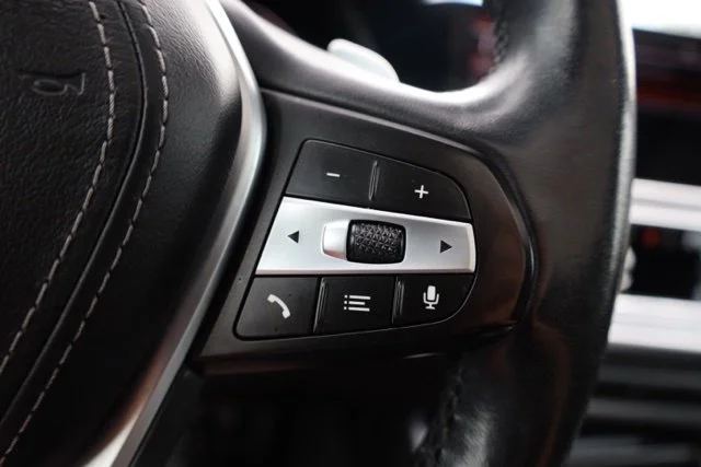 Used 2020 Black BMW xDrive40i image 25
