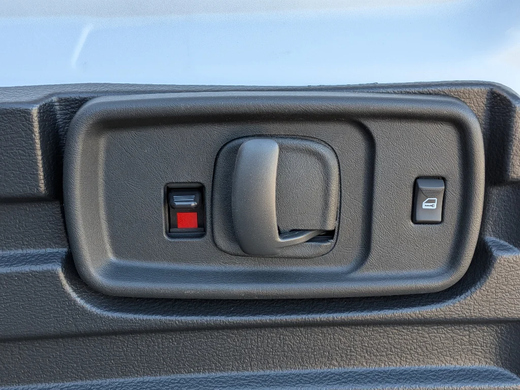 New 2026 Summit White GMC Work Van image 19