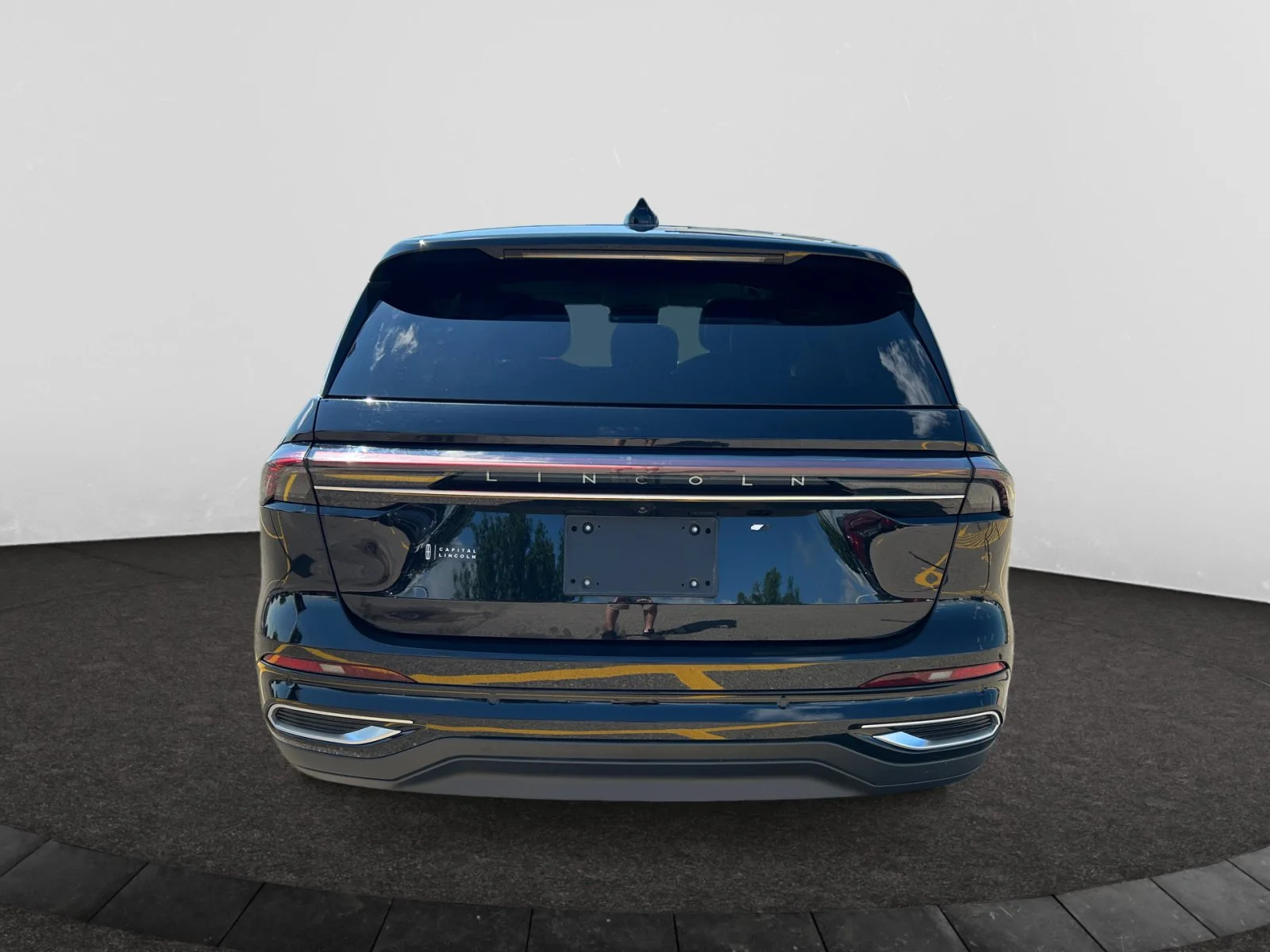 Used 2025 BLACK Lincoln PREMIERE AWD image 4