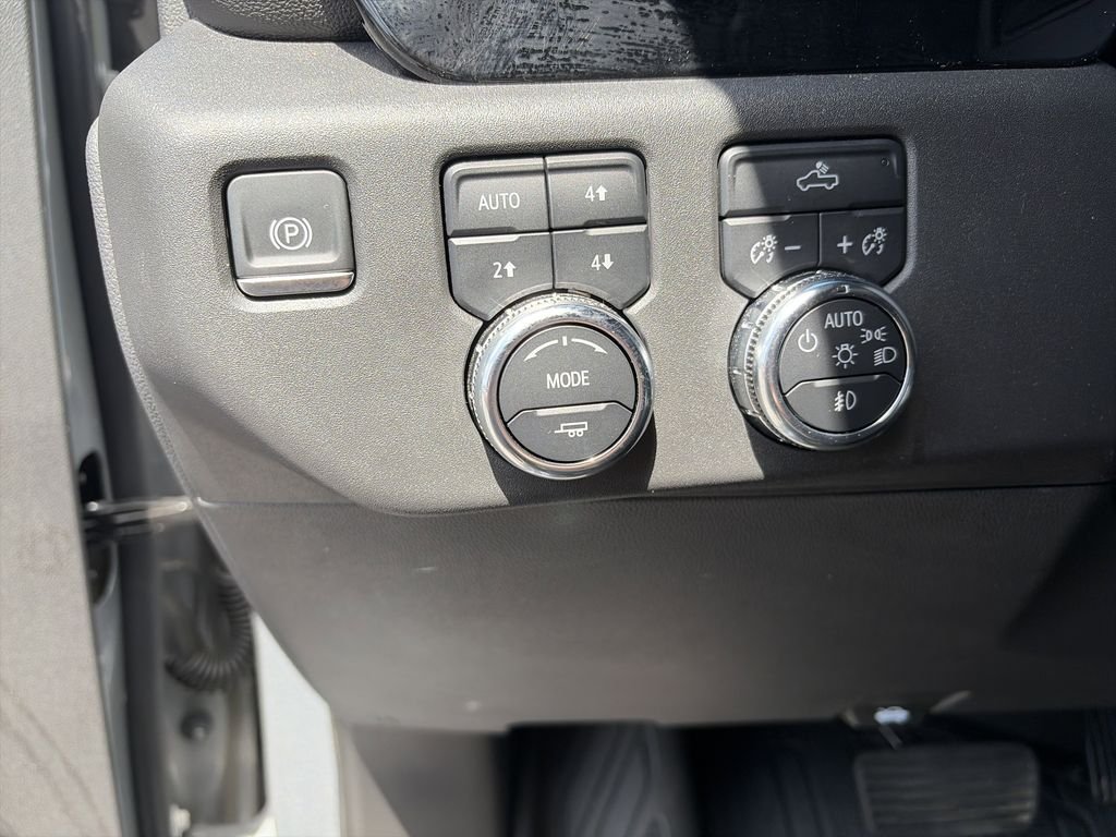 Used 2024 Silver GMC Elevation image 21