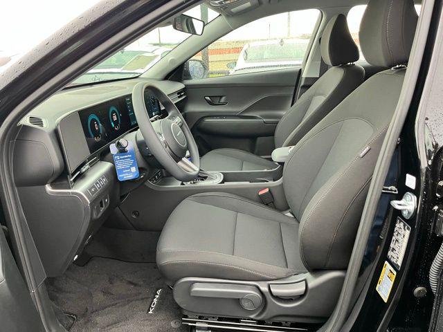 New 2026 Black Hyundai SE FWD image 15