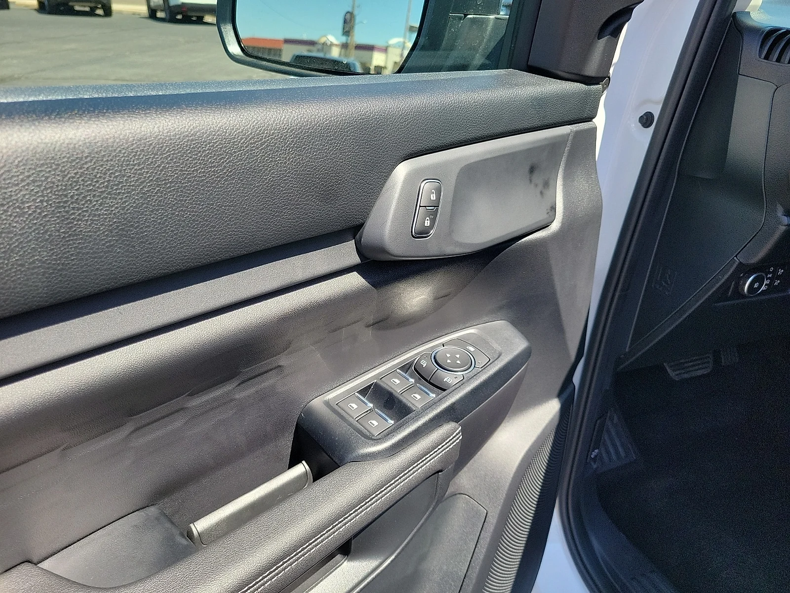 New 2026 Oxford White Ford XLT image 11