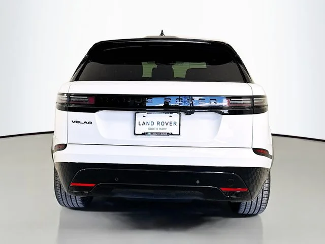 New 2026 Fuji White Land Rover P250 Base image 6