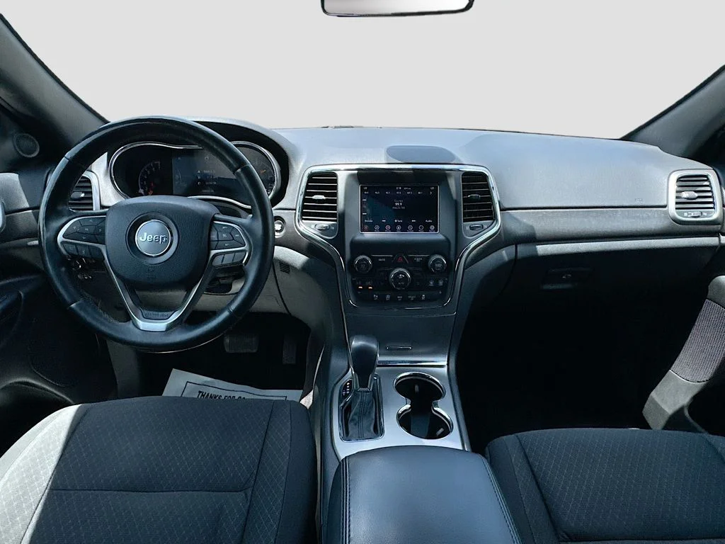 Used 2018 White Jeep Laredo E image 23