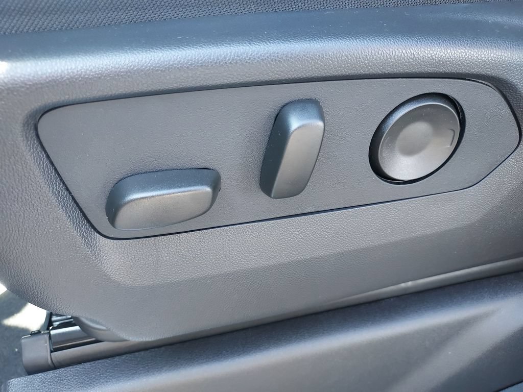 New 2026 Onyx Black GMC SLE image 18