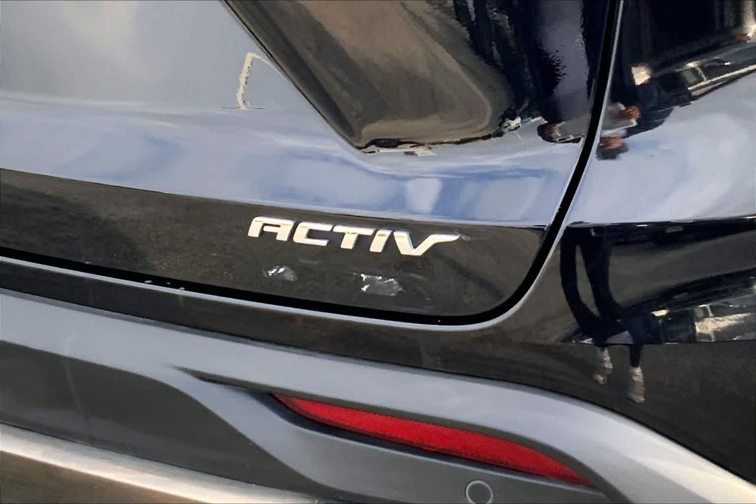 Used 2025 Mosaic Black Metallic Chevrolet ACTIV image 27