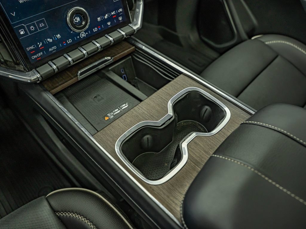 2024 GMC Acadia Denali - Photo 28