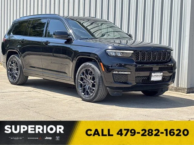 Used 2023 Black Jeep Summit image 1