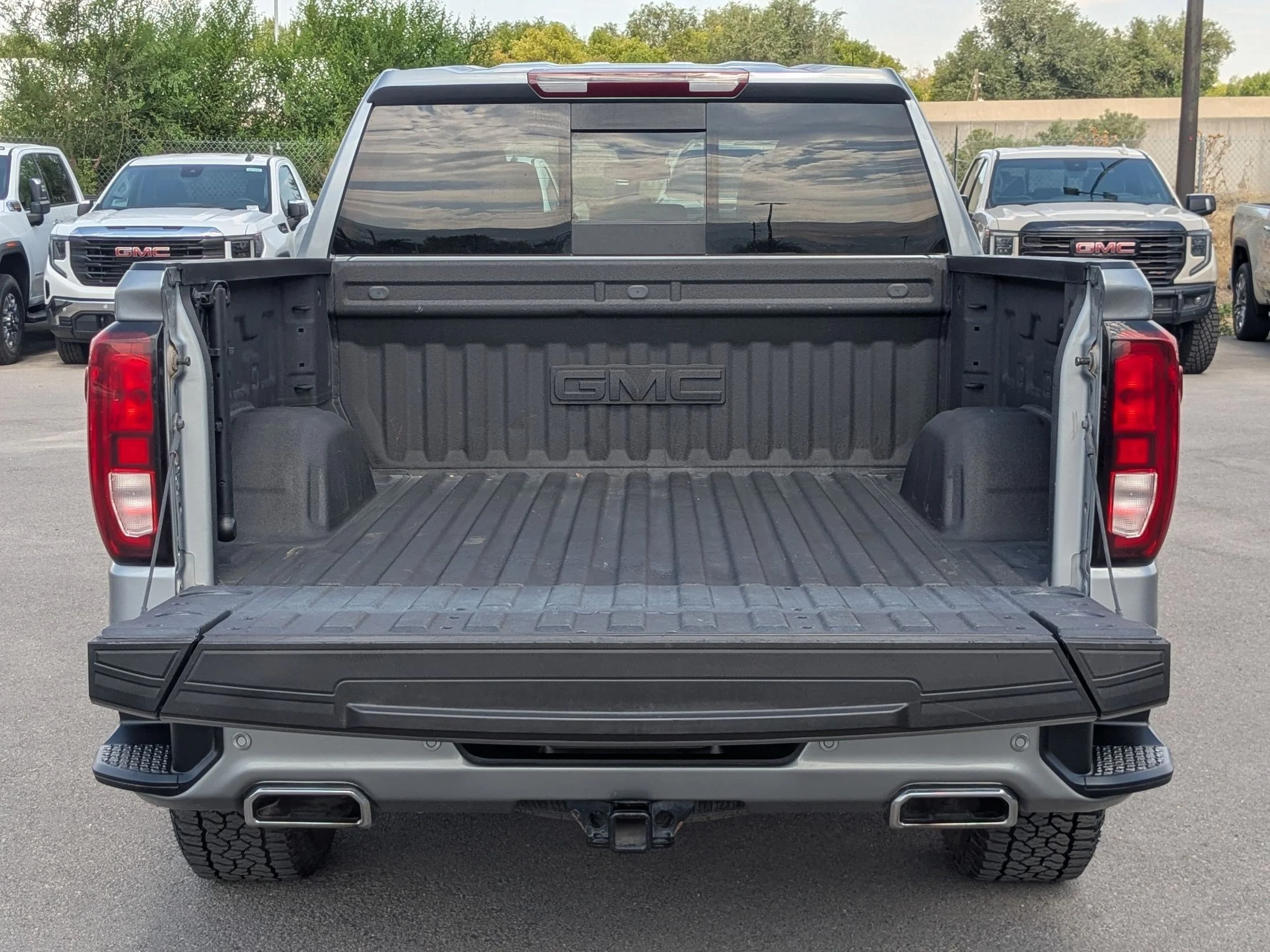 Used 2024 Sterling Metallic GMC Elevation image 33