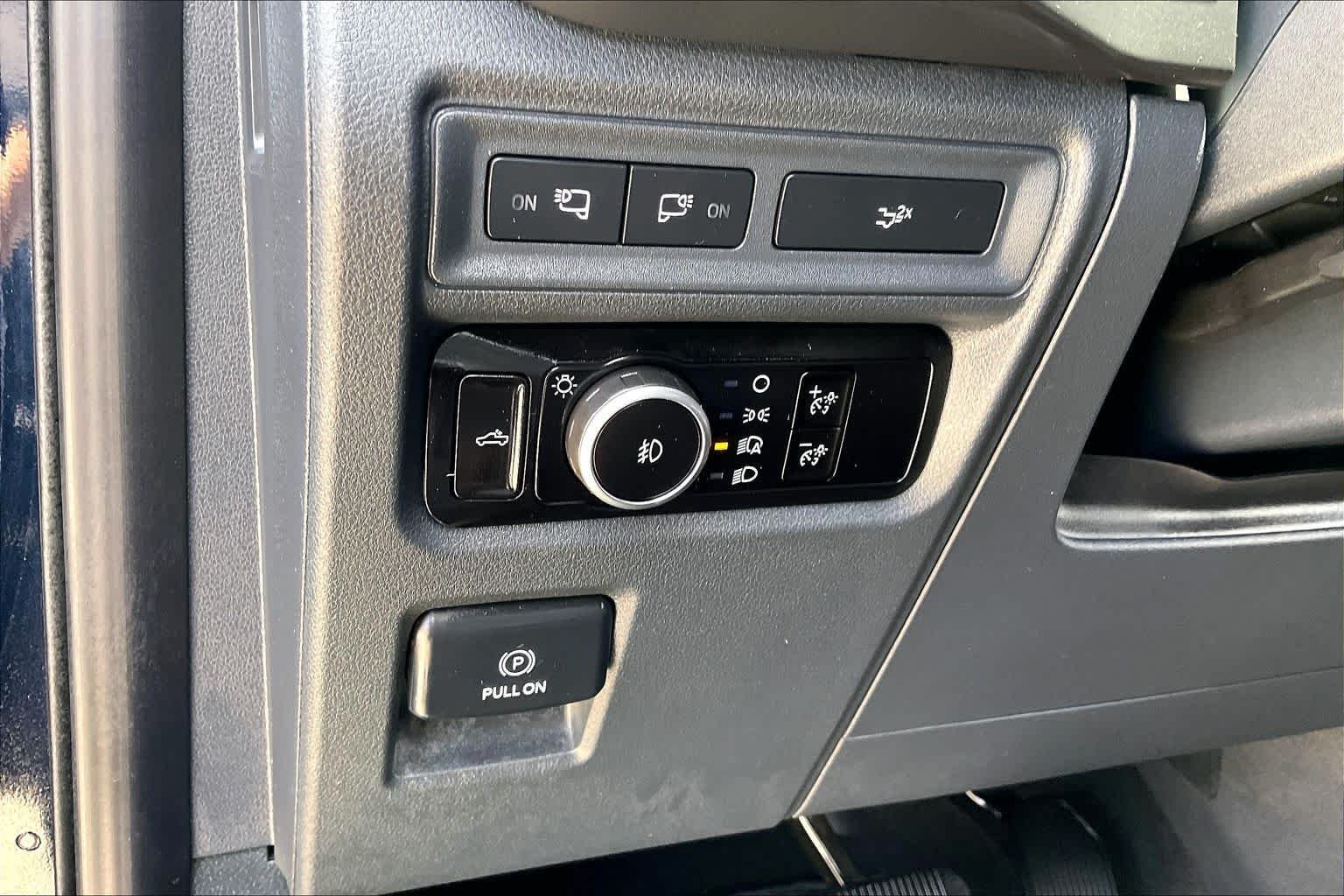 Used 2024 Antimatter Blue Ford XLT image 13