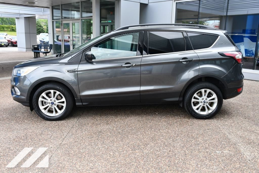 Used 2017 Gray Ford SE image 3
