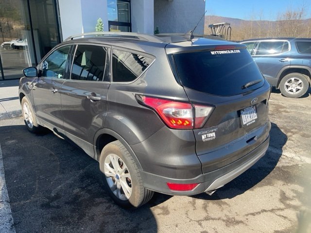 Used 2018 Ford Escape SE with VIN 1FMCU9GD5JUC29634 for sale in Middlesboro, KY