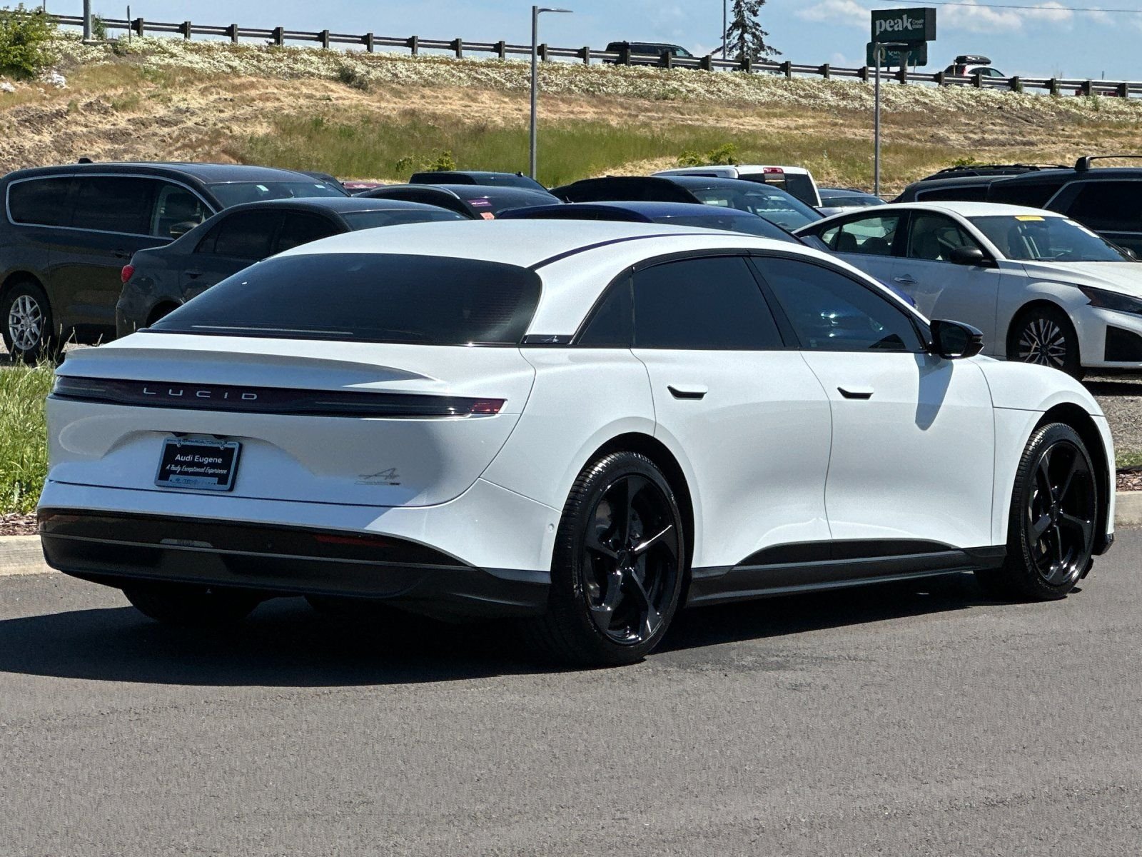 Used 2025  Lucid Touring image 3