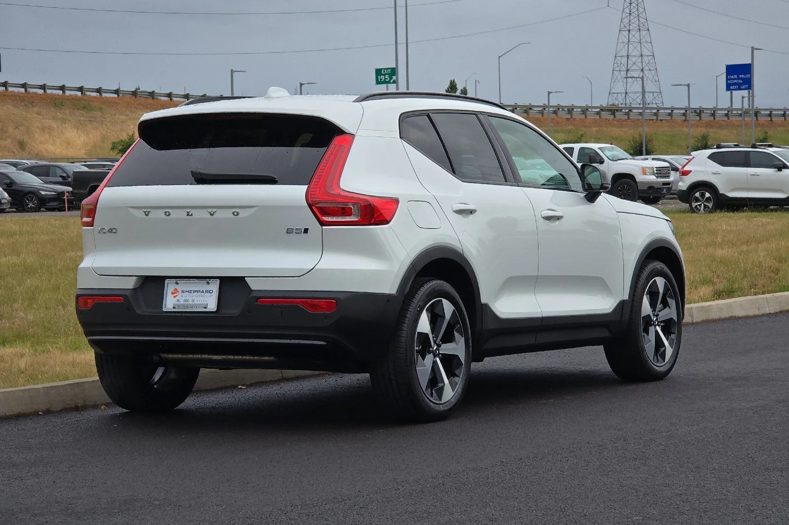 New 2026 Crystal White Volvo Plus image 3