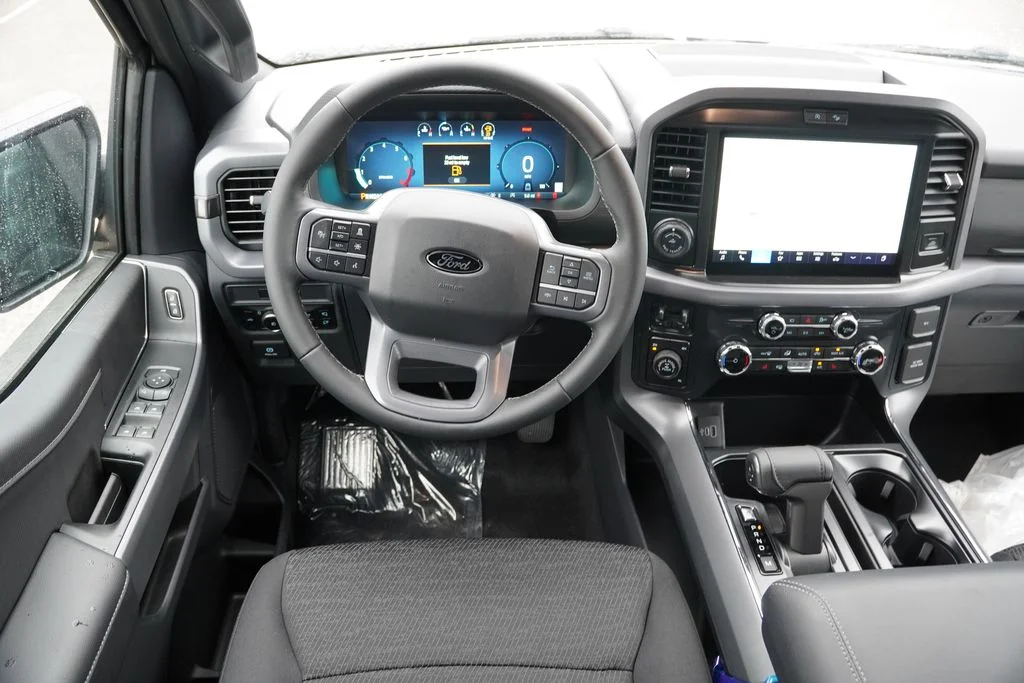 New 2026 Oxford White Ford XLT image 14