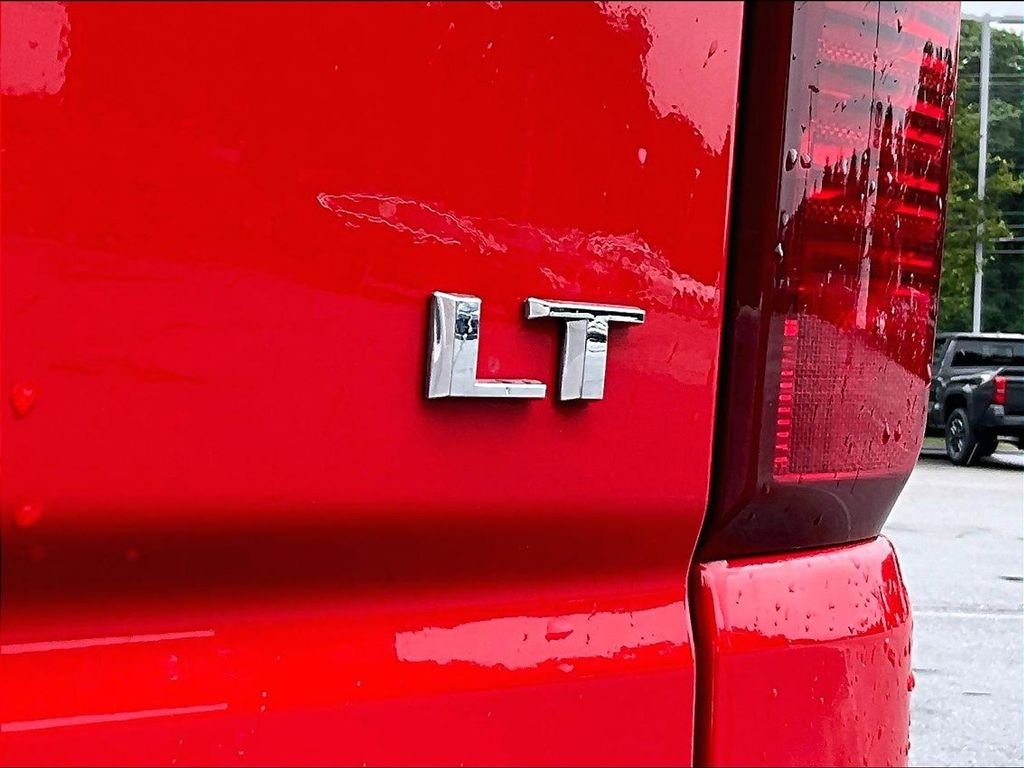 Used 2022 Red Chevrolet LT image 29