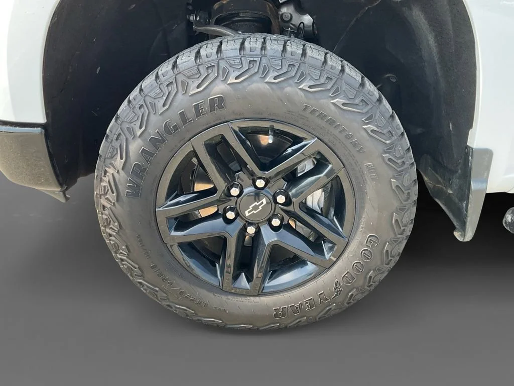 Used 2024 Summit White Chevrolet LT Trail Boss image 13