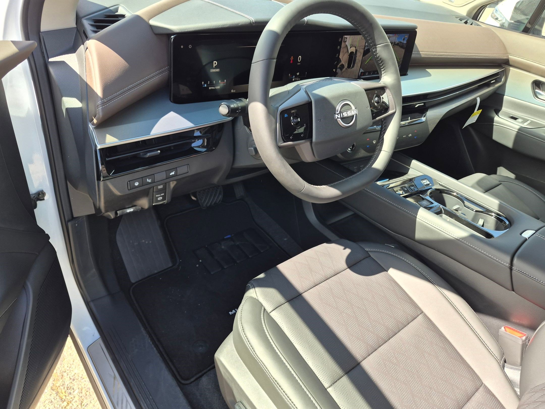 New 2026 Everest White Pearl Tricoat/Super Black Nissan Platinum image 10
