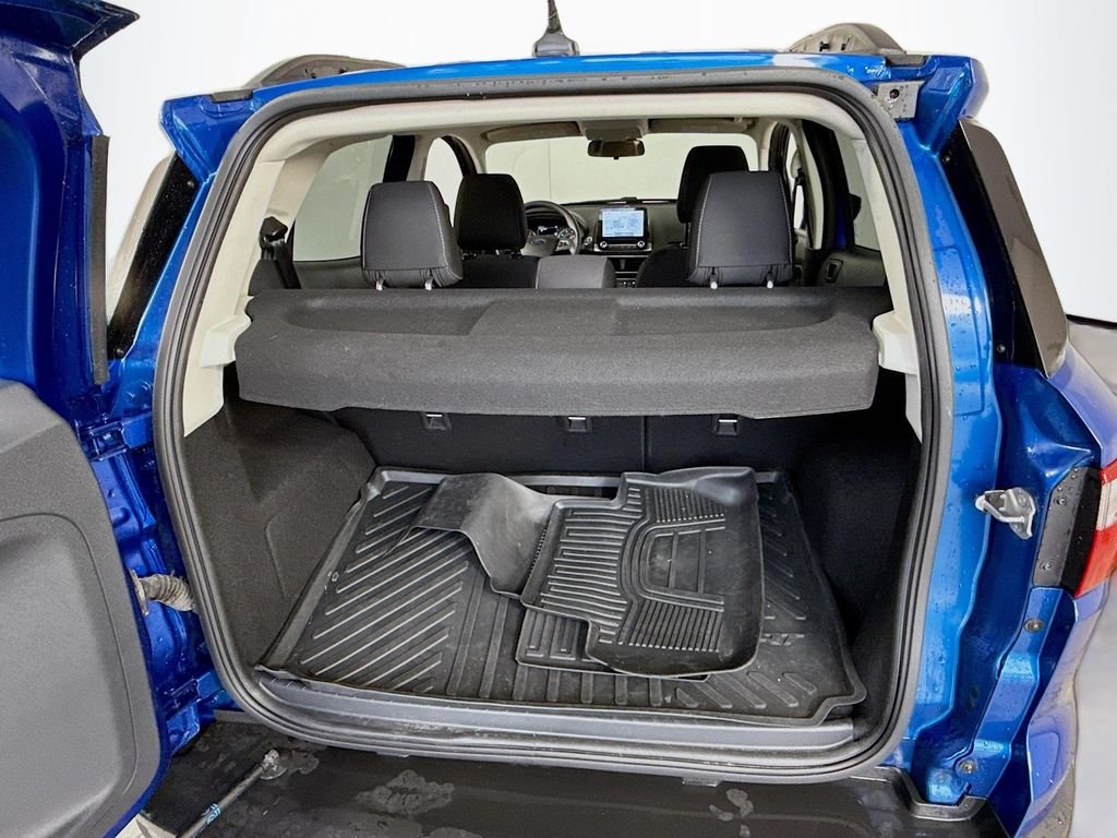 Used 2022 Lightning Blue Metallic Ford SE image 27