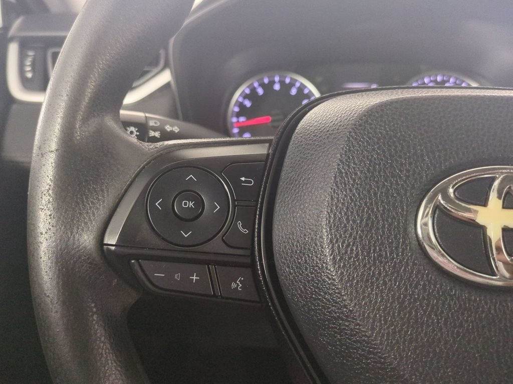 2021 Toyota RAV4 LE - Photo 30