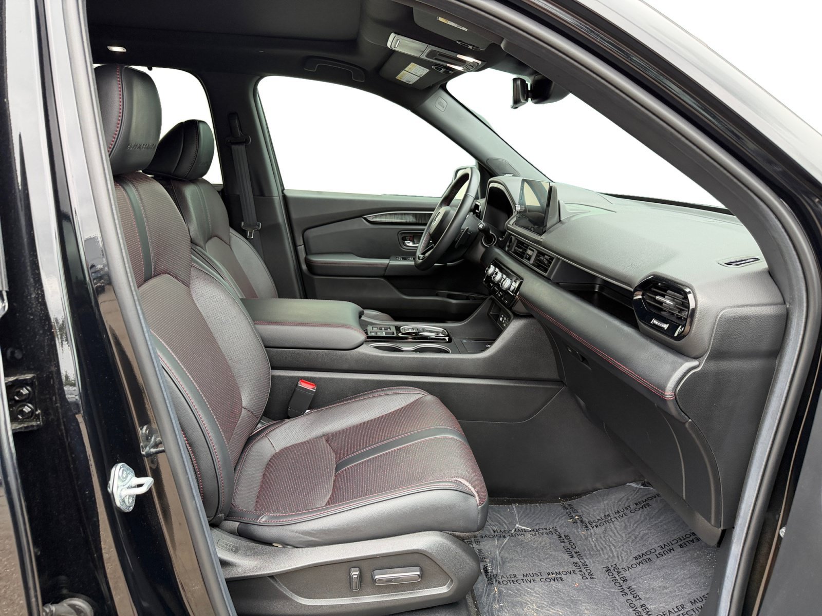 2025 Honda Pilot Black Edition - Photo 31