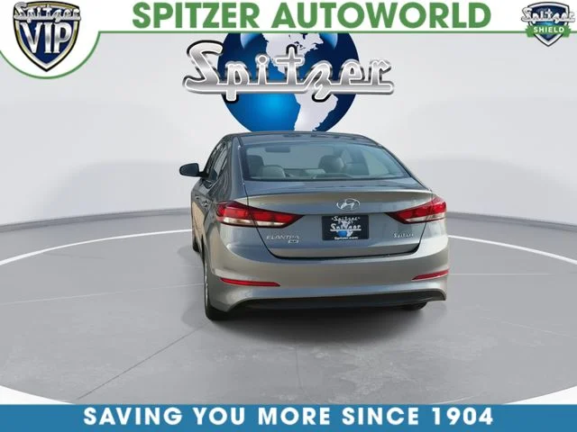 Used 2018 Gray Hyundai SE image 8