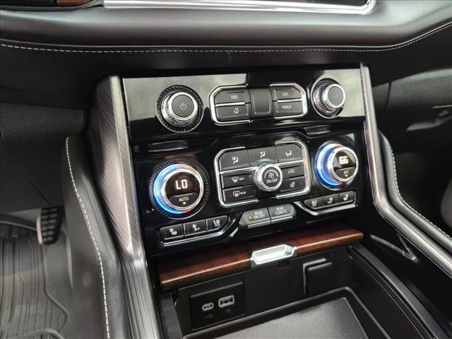 2024 GMC Yukon Denali Ultimate - Photo 25