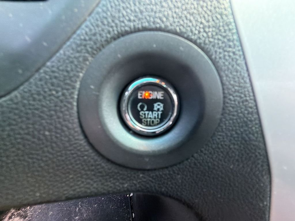 Used 2015 Silver Ford Limited image 16