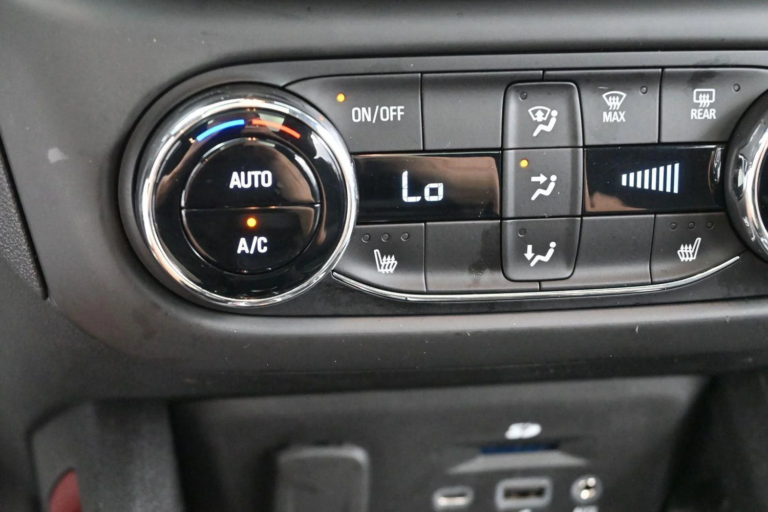 Used 2022 Mosaic Black Metallic Chevrolet RS image 23