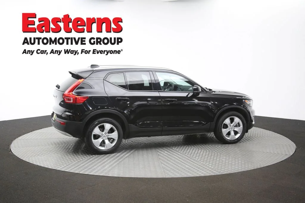 Used 2022 Black Volvo Momentum image 43