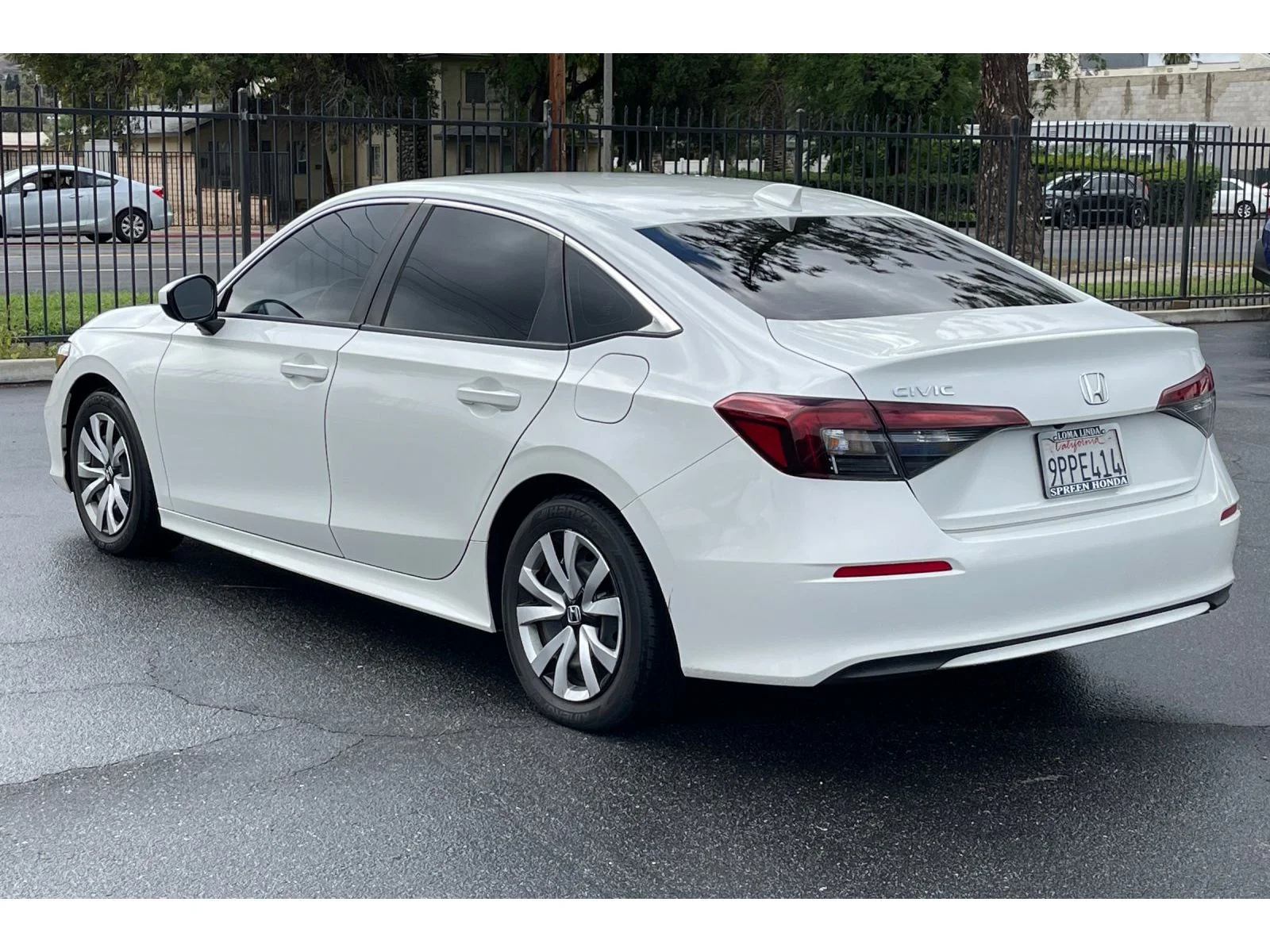 Used 2025 Platinum White Pearl Honda LX image 3