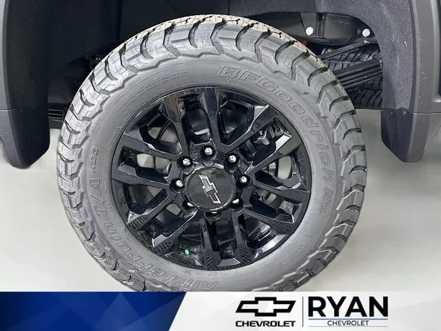 New 2026 Black Chevrolet High Country image 33