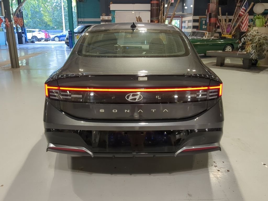 Certified Used 2025 Gray Hyundai SEL image 9
